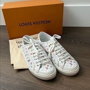 Louis Vuitton White Murakami Low-Top Sneakers with Multicolor Monogram size 39.5